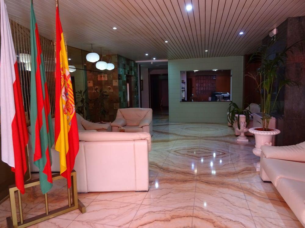 Hotel Marques De Santillana Torrelavega Exterior photo