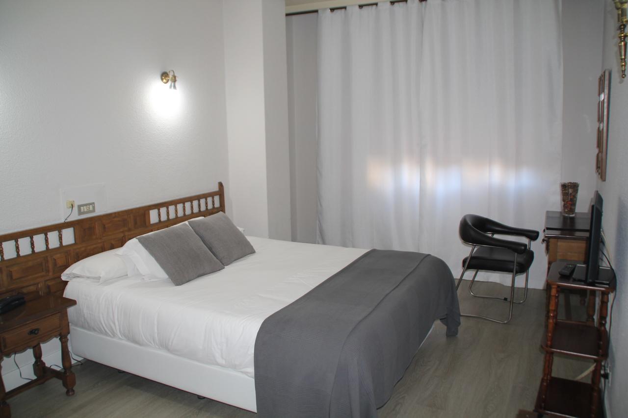 Hotel Marques De Santillana Torrelavega Exterior photo